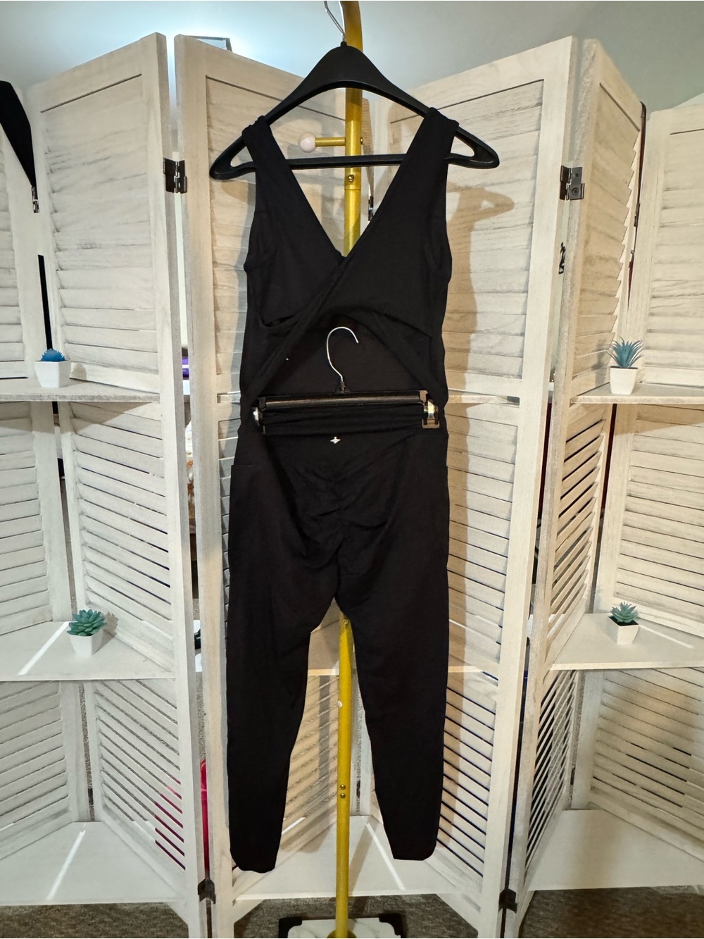 HALARA Black ULTRA Sculpting One-Piece Jumpsuit with Side Pocket- M - Picture 8 of 11